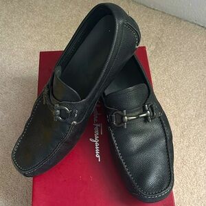 Men’s Ferragamo parigi gancini leather drivers, size 8.5.